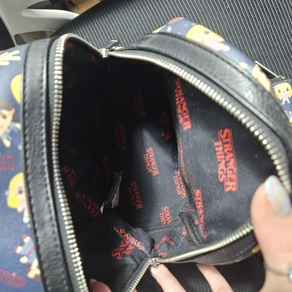 Stranger Things Mini Backpack + Wallet - Picture 3 of 4